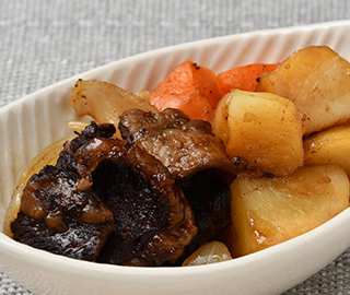 牛すじとろ煮肉じゃが